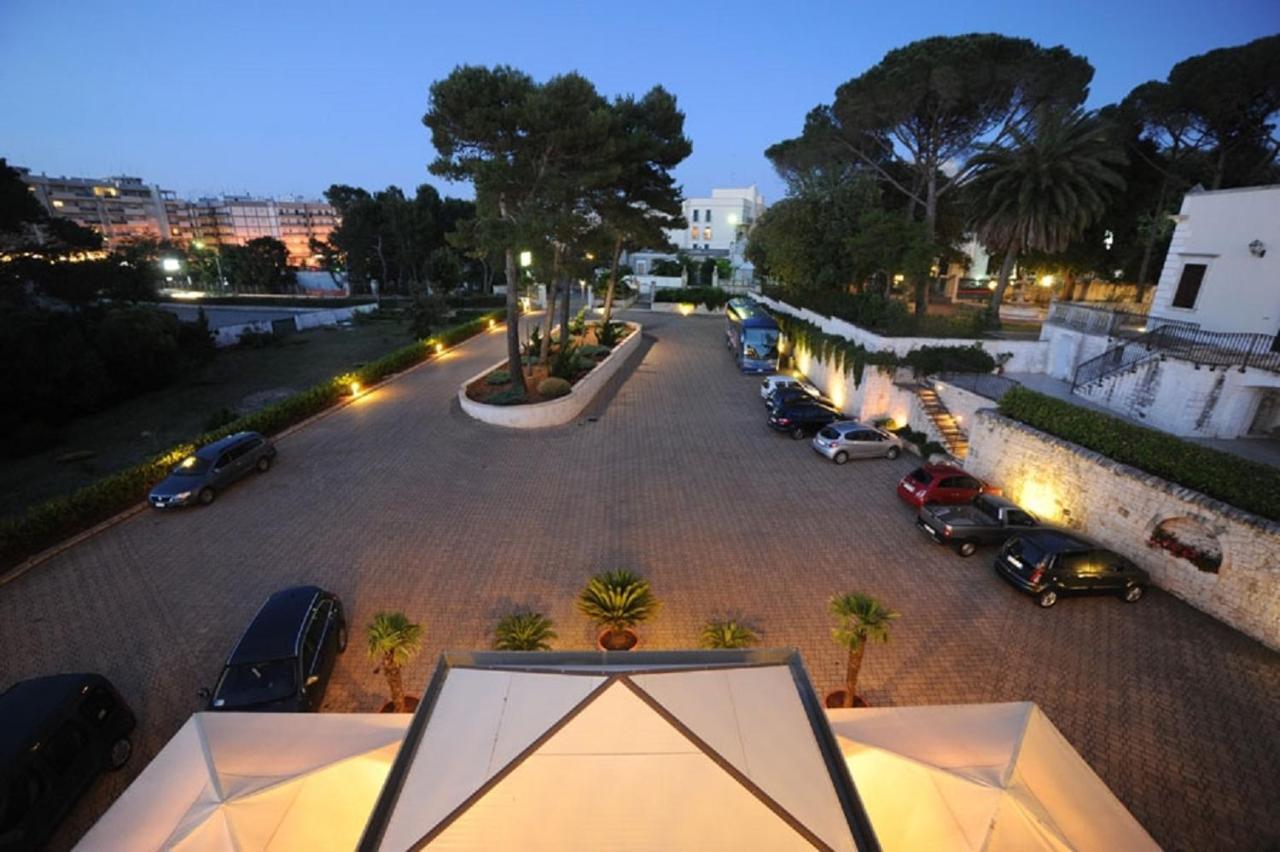 Hotel Villa Rosa Мартина Франка Екстериор снимка