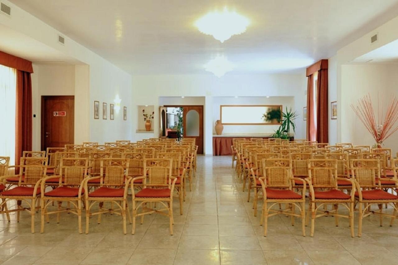 Hotel Villa Rosa Мартина Франка Екстериор снимка
