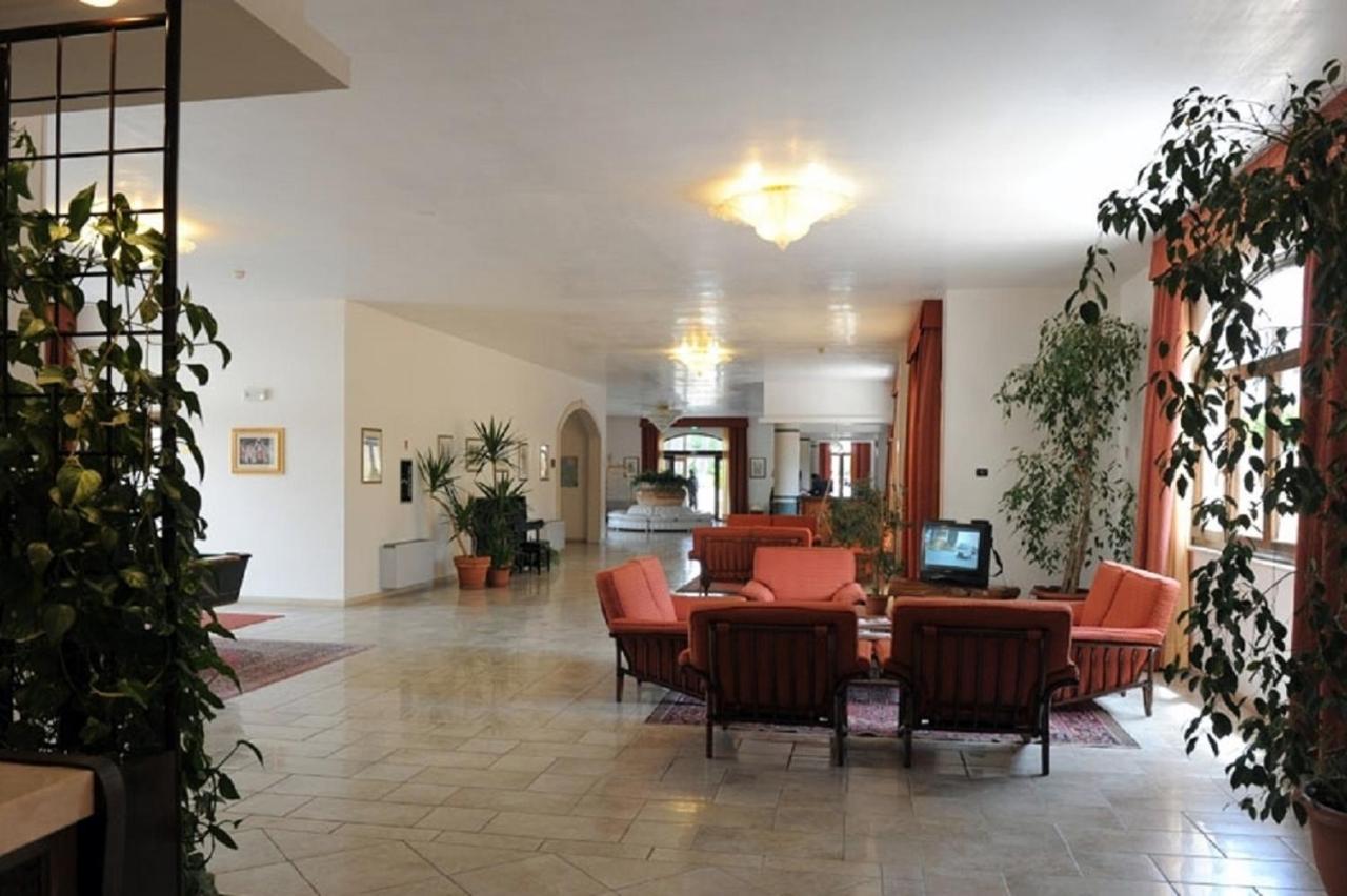 Hotel Villa Rosa Мартина Франка Екстериор снимка