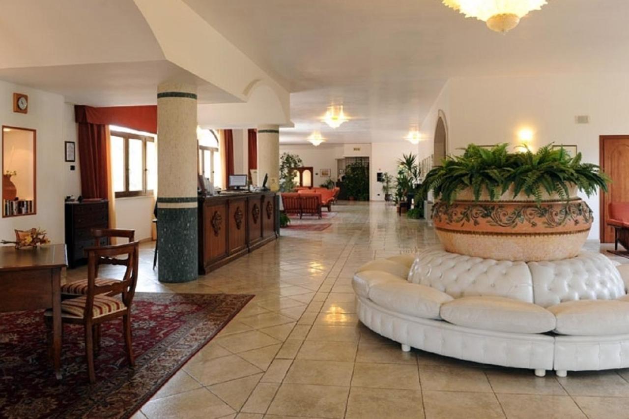 Hotel Villa Rosa Мартина Франка Екстериор снимка
