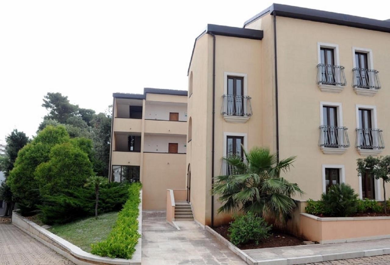 Hotel Villa Rosa Мартина Франка Екстериор снимка