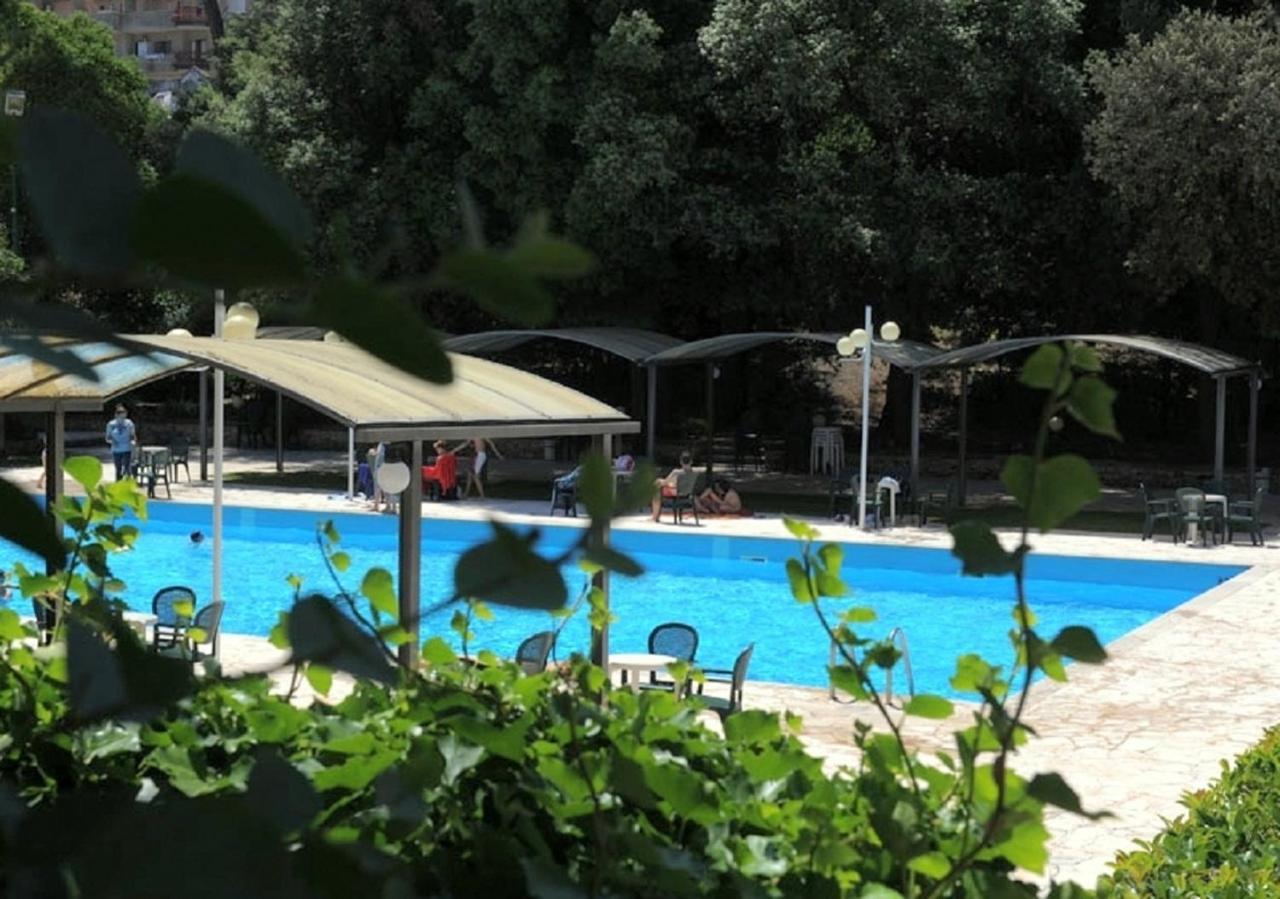 Hotel Villa Rosa Мартина Франка Екстериор снимка